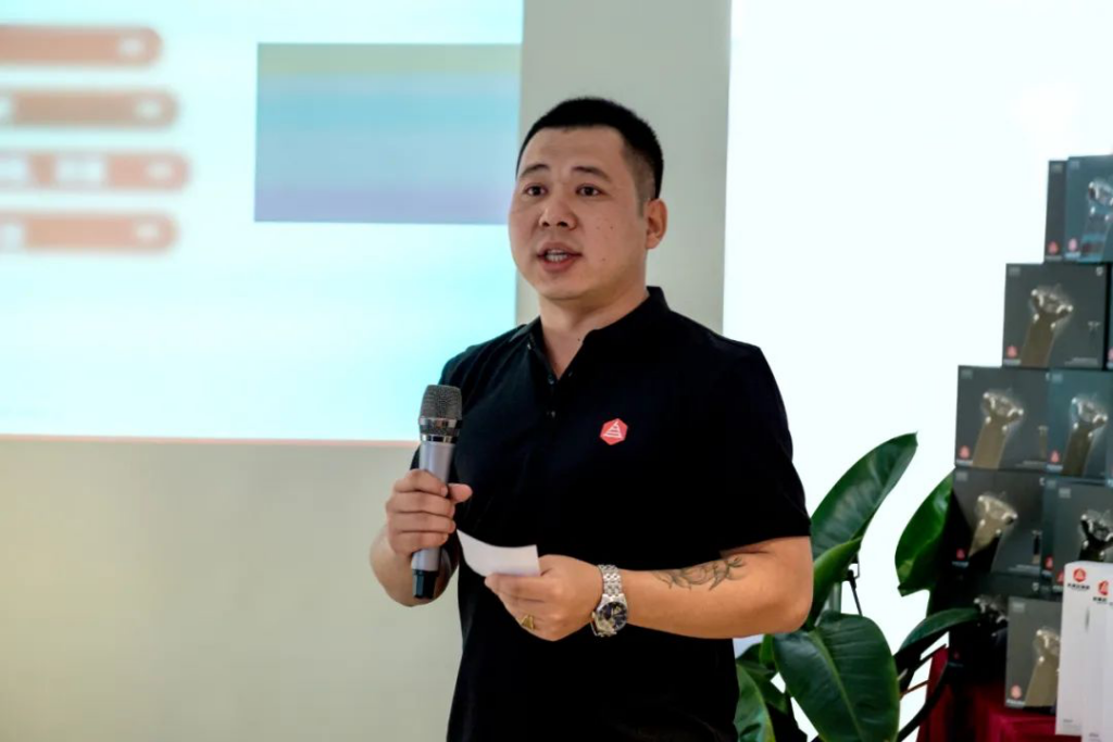 心相融·创未来丨尊龙凯时人生就是搏物流2022年中总结会议