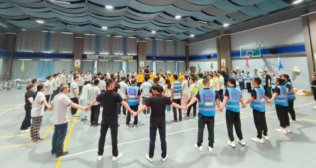 趣味运动结伴同行 | 尊龙凯时人生就是搏物流趣味运动会