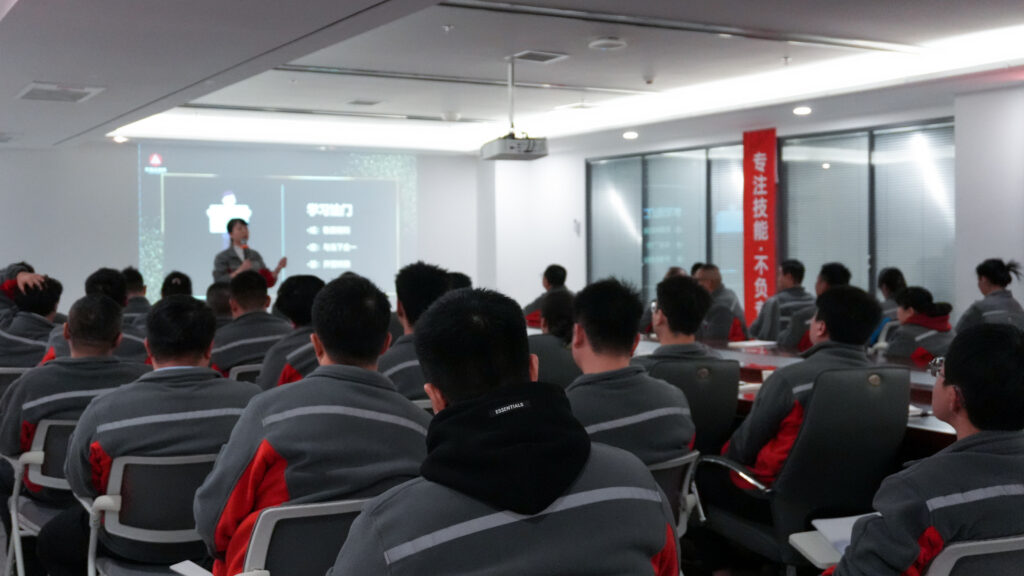 尊龙凯时人生就是搏物流2025年度管理培训班启动：开启物流人才进阶之旅